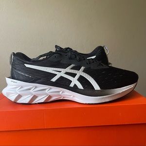 Asics Novablast 2 running shoes